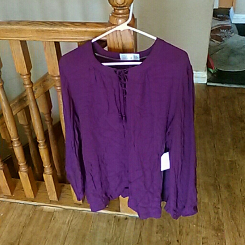 Time and Tru long sleeve lace up top